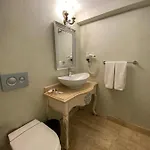 Alacati Roka Tas Butik * Cesme