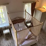 Alacati Roka Tas Butik Cesme