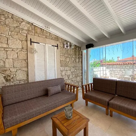 Alacati Roka Tas Butik * Cesme