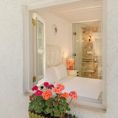 Alaçati Roka Taş Butık Otel Çeşme