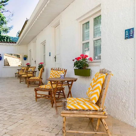 Alaçati Roka Taş Butık * Çeşme