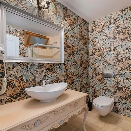 Alaçati Roka Taş Butık Otel Çeşme