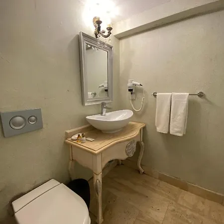 Alacati Roka Tas Butik * Çeşme