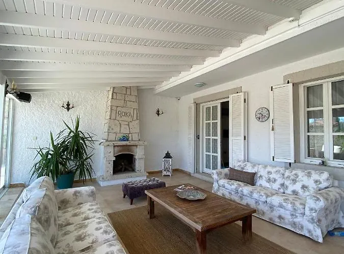 Alacati Roka Tas Butik Çeşme